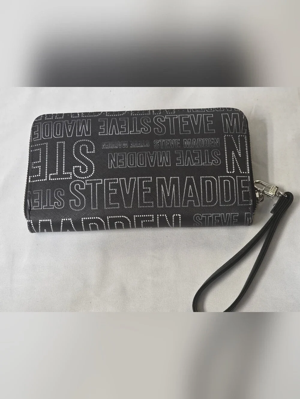 Steve Madden Zip Around Black Logo Wristlet/Clutch/Trifold Wallet